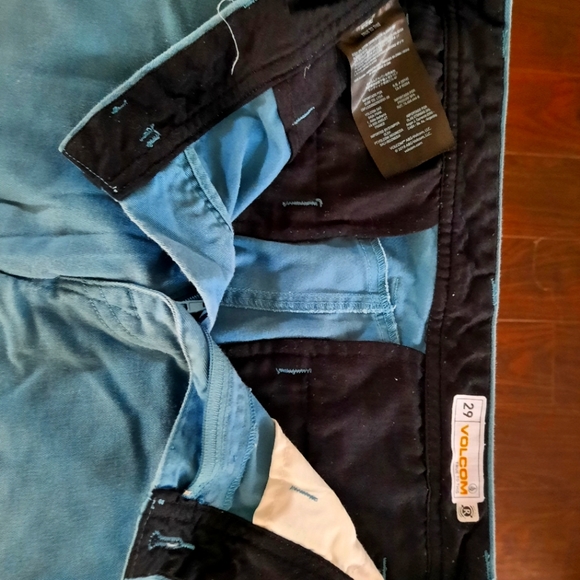 Volcom Chino - Picture 1 of 2